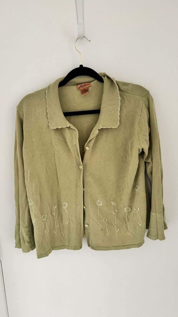 Milano Button Front Cardigan Size XL Green Floral Embroidered
